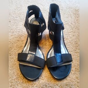 Dexflex Comfort Women's Wedge 2-1/2" Heel Size 7-1/2 W